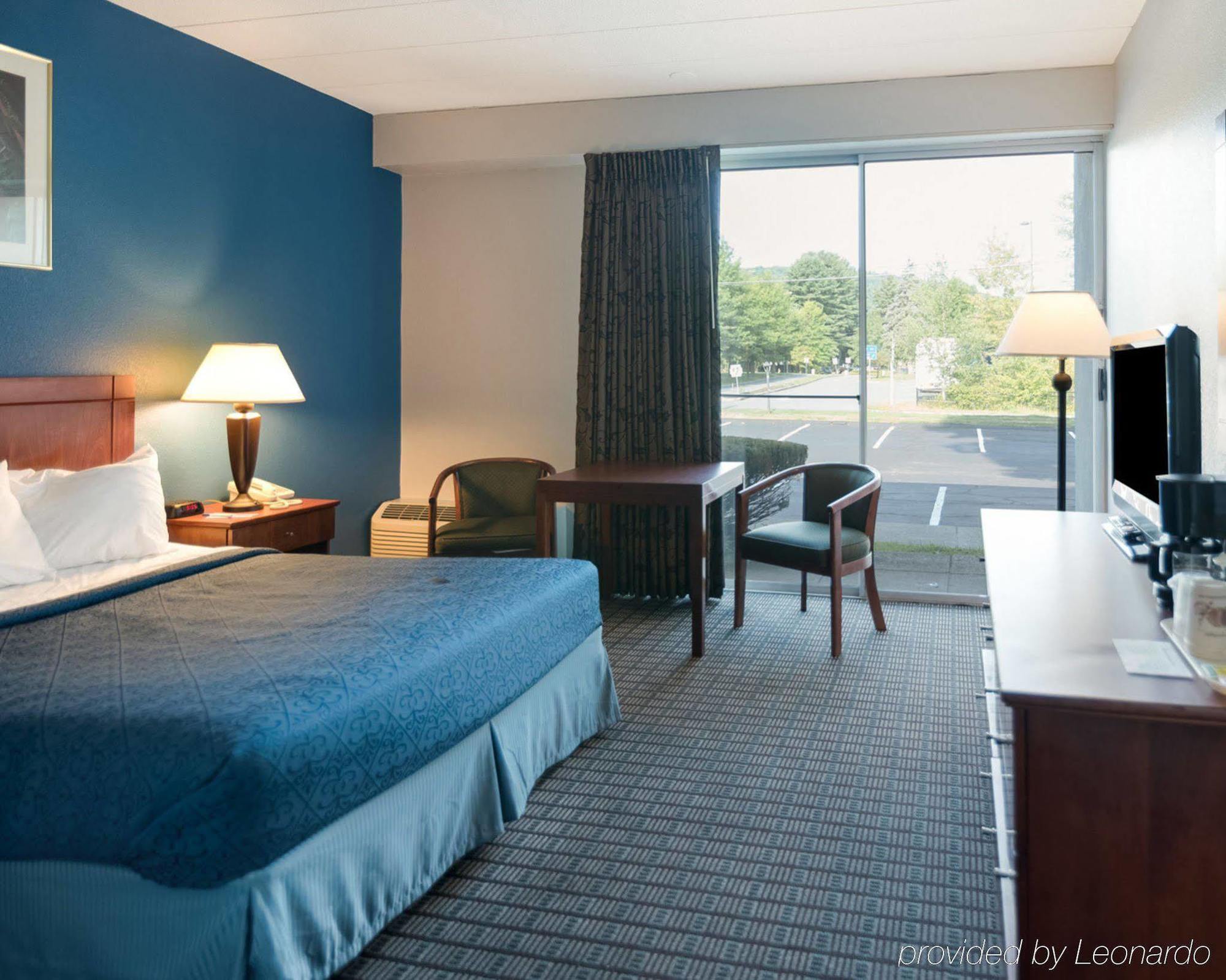 Rodeway Inn Greenfield Luaran gambar